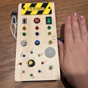 Recibido el Tablero de Actividades Montessori con Luces LED del cliente E***a.