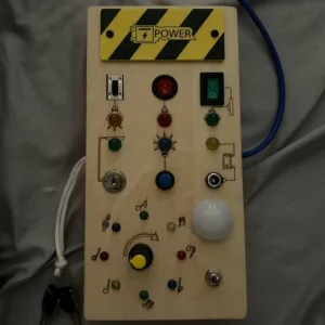 Recibido el Tablero de Actividades Montessori con Luces LED del cliente C***a.